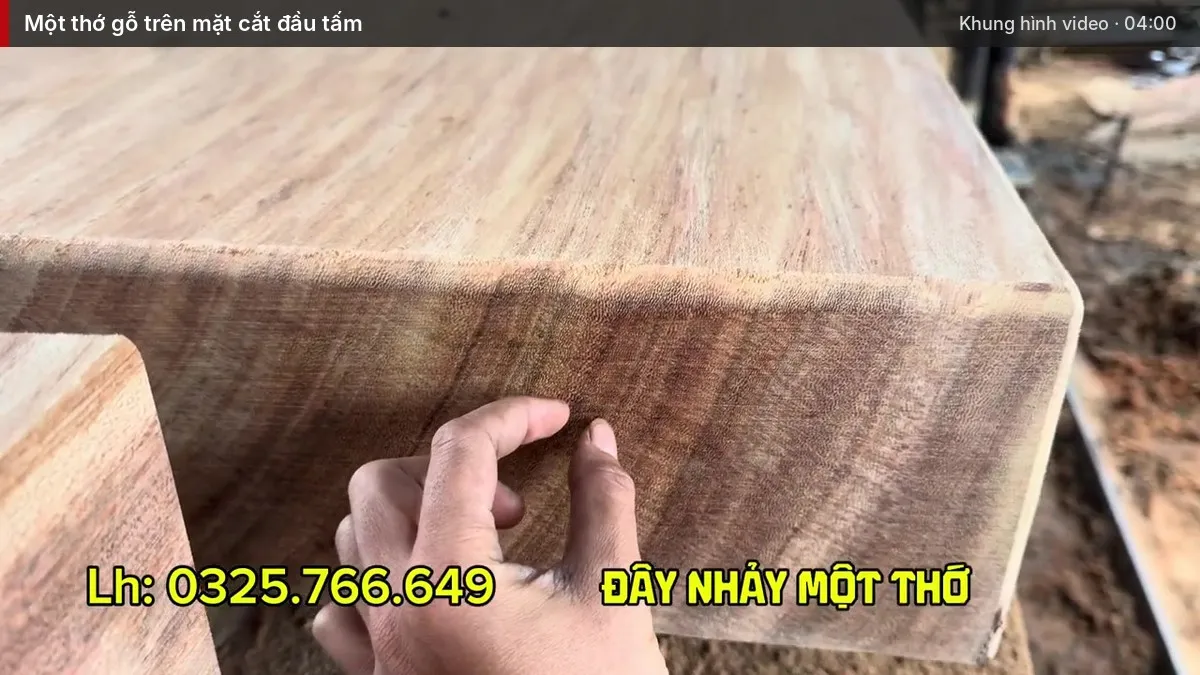 Một thớ gỗ trên mặt cắt đầu tấm Một thớ gỗ trên mặt cắt đầu tấm