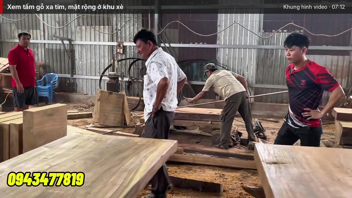 Xem tấm gỗ xa tim, mặt rộng ở khu xẻ Xem tấm gỗ xa tim, mặt rộng ở khu xẻ